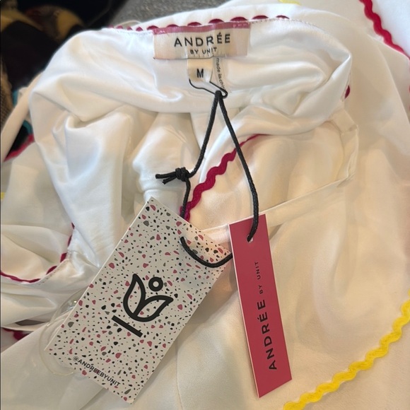 ANDREE BY UNIT White Layered Top with Colorful Trim - Picture 2 of 3